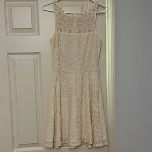 Super cute white lace dress! Perfect for dances.